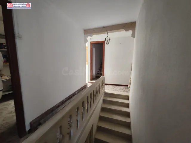 CASA JUNTO A CALLE EMILIO CASTELAR - foto 5