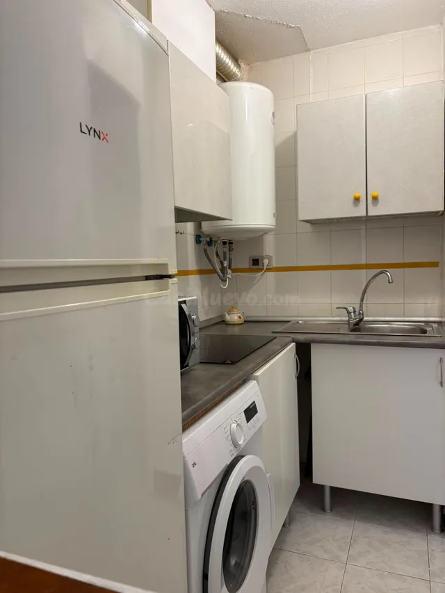 se vende un piso de 1 dormitorio en comunidad con parque y los cesped en Mar Azul de Torrevieja — 7