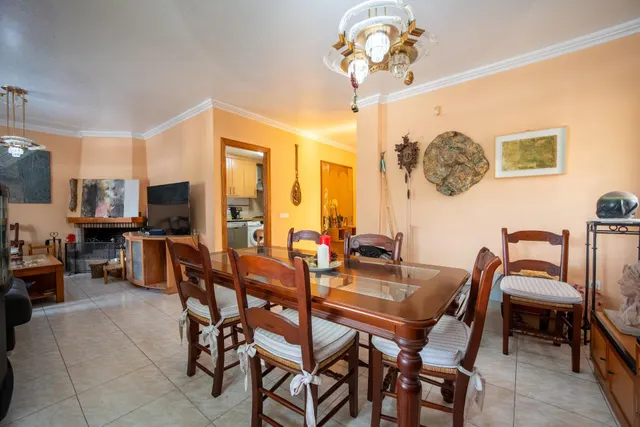 Chalet independiente en parcela esquinera de 515 m2 con gran garaje en Maravisa — 19