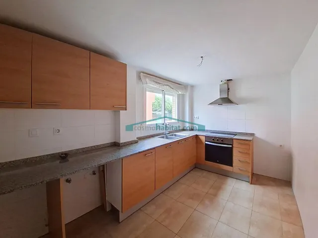 Chalet con jardín, 4 dormitorios y sótano independiente en Alfara de la Baronía — 13