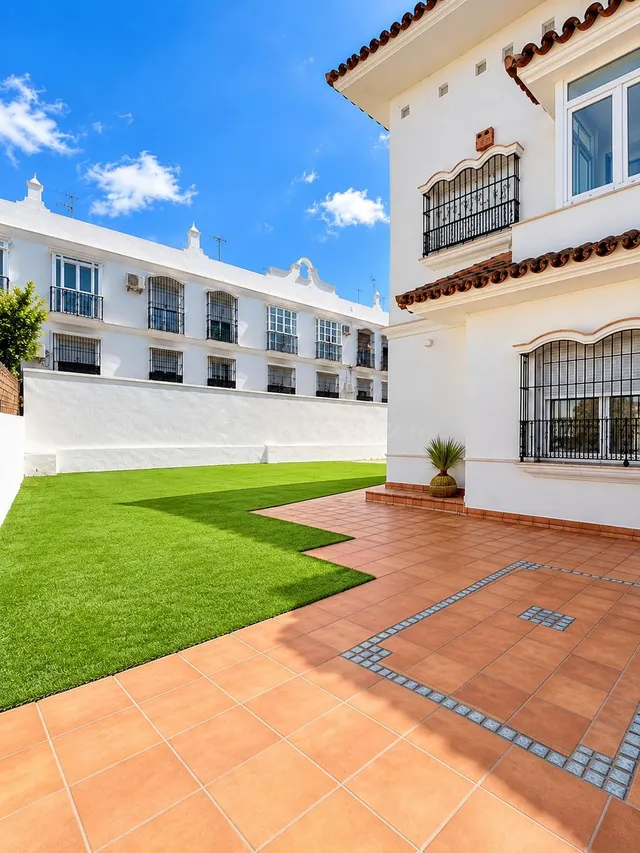 Espectacular chalet pareado reformado con garaje doble en la zona El Campito | Chiclana — 2