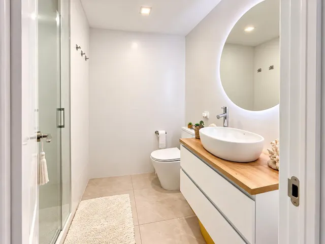 Un refugio mediterráneo reformado en Sa Torre, con terraza y cinco piscinas — 10