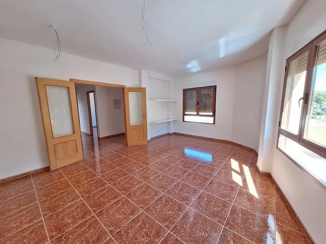 Adosado de esquina nunca habitado en Pinoso | 4 dormitorios, 2 baños y garaje — 7