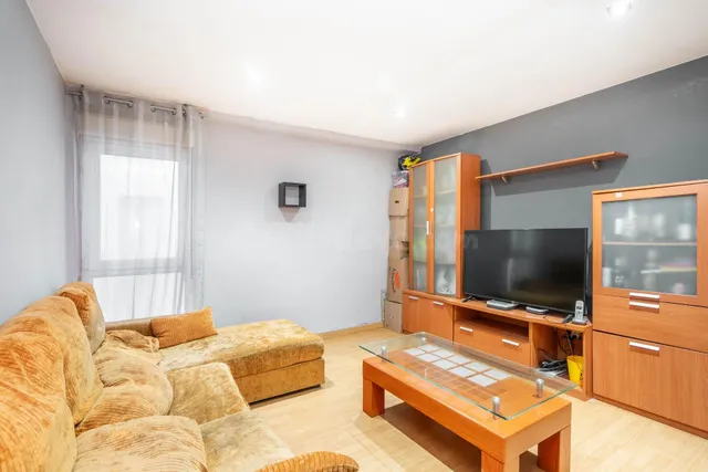 PISO DE 3 habitaciones PARA ENTRAR A VIVIR CON ASCENSOR EN E