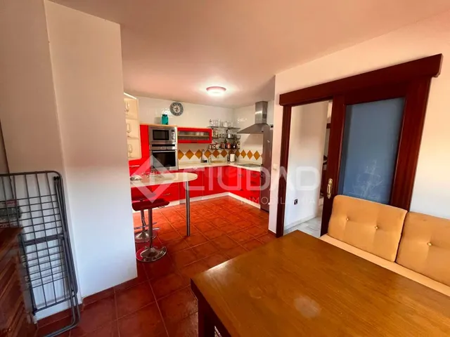 Castillete de esquina con amplio espacio exterior — 6