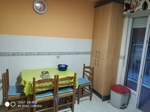 SE VENDE AMPLIO PISO EN EL CENTRO DE VALENCIA DE DON JUAN, AMUEBLADO, IMPECABLE, 3HAB., GARAJE — 24