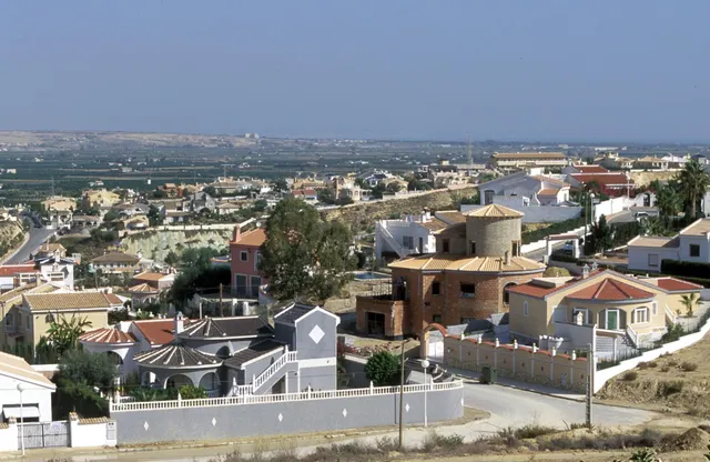 VILLAS DE OBRA NUEVA EN ROJALES — 12