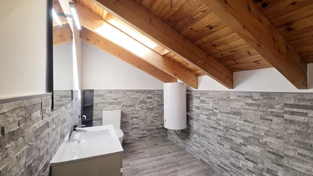 Alquiler de habitaciones por temporada en chalet con piscina de Villanueva de la Cañada (Madrid). — 26