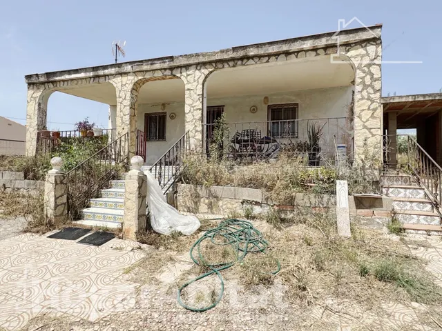 CHALET EN RESIDENCIAL CON GARAJE Y TERRAZA, TODO AMUEBLADO
