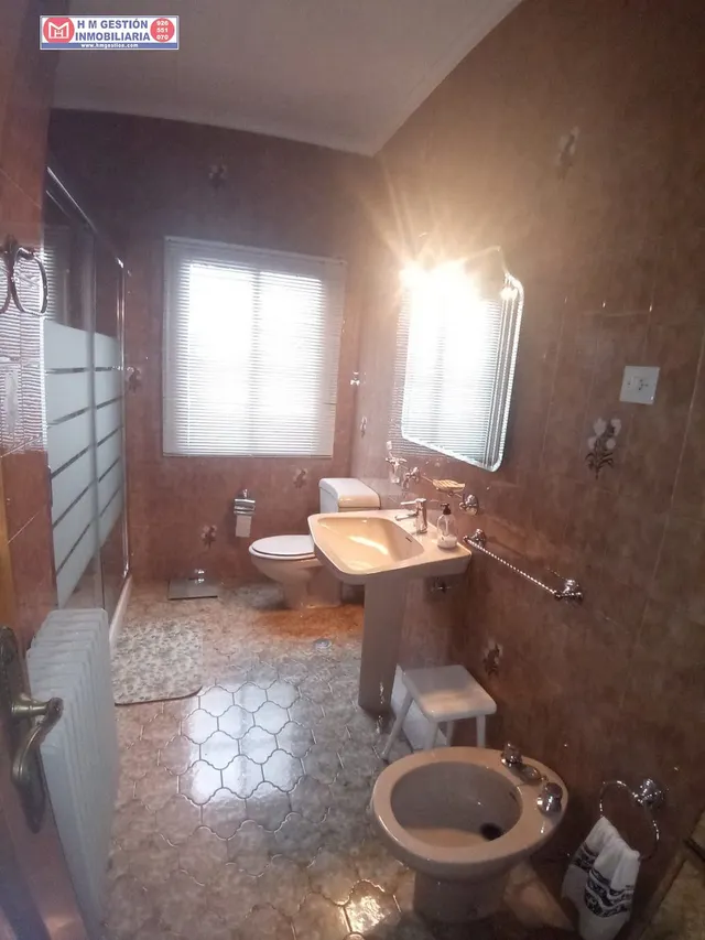 CASA EN ESQUINA EN ZONA PROXIMA A MERCADONA Y ZONA CENTRO — 10