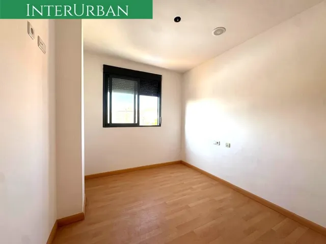 Piso de 2 dormitorios con garaje, ascensor y vistas a Mura — 11