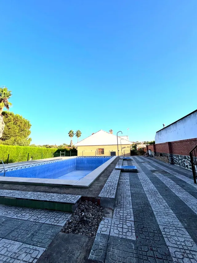✨ ¡CHALET EN CASTILBLANCO DE LOS ARROYOS – UNA JOYA EN PLENA - foto 2