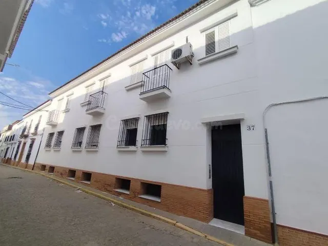 SE VENDE piso OKUPA en C Diego Velazquez de Beas - foto 4