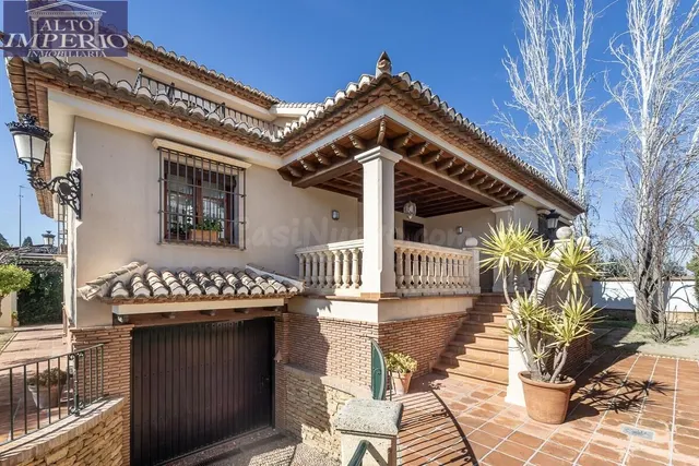 INCREÍBLE CHALET INDEPENDIENTE EN ZONA PRIVILEGIADA — 5