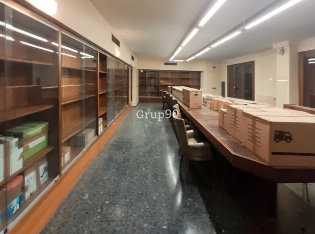 3 LOCALES COMERCIALES EN  ZONA INSTITUT — 6