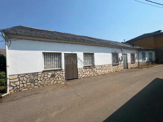 SE VENDE CASA DE PLANTA BAJA EN CABAÑAS RARAS - foto 2