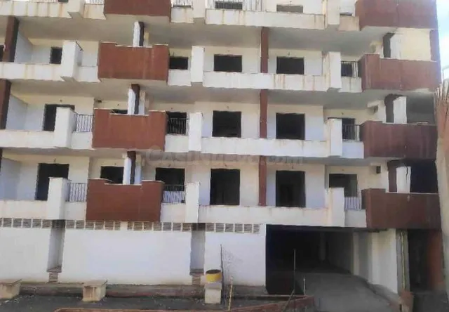 Edificio de Obra parada (WIP) 71 Apartamentos + Local + 56 T - foto 4