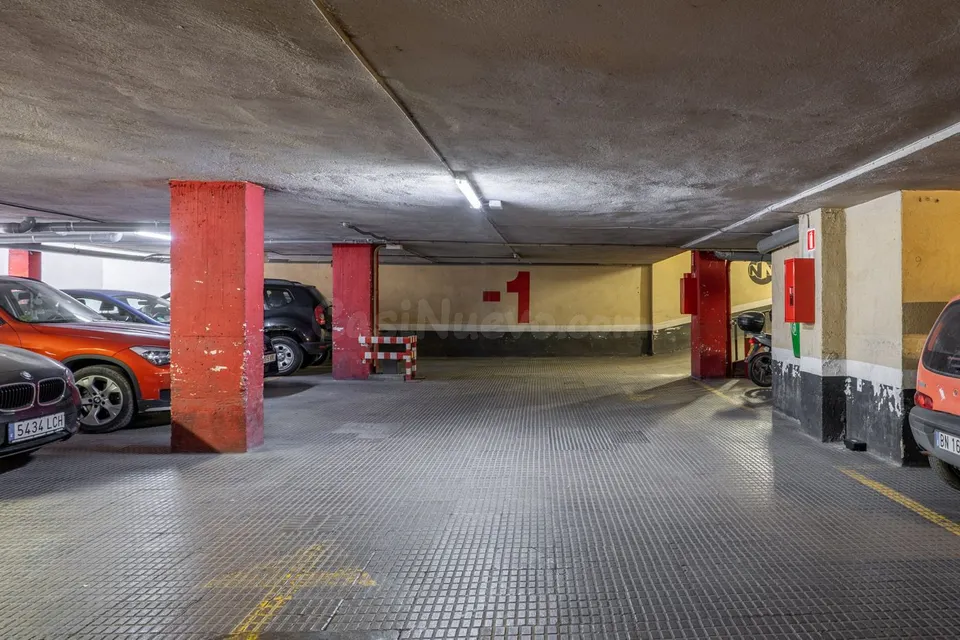Parking 9m² en alquiler - Casc Antic