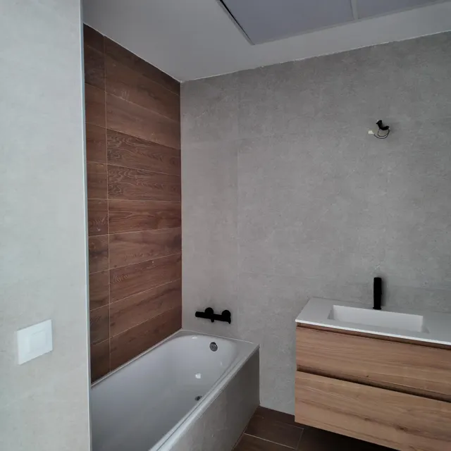 VIVIENDA EN ZONA  EL PATRIARCA!!!!!! — 24