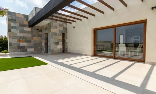 VIVIENDA EN URBANIZACIÓN CONSOLIDADA EN LA COSTA — 2