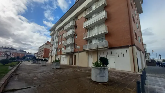 PLAZA DE GARAJE EN COLINDRES CENTRO — 8