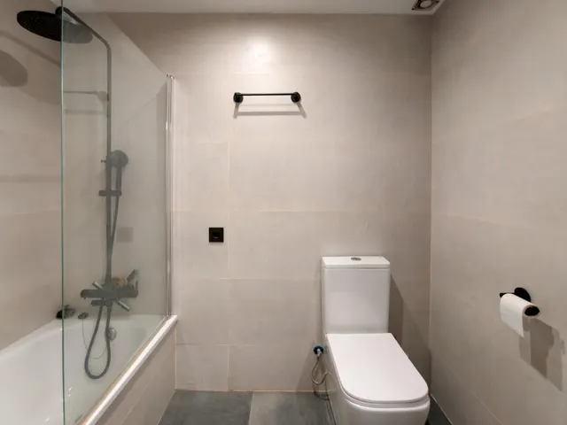 PISO DE 100 m2 CON 4 habitaciones EN LA ZONA DEL ESCORXADOR — 9