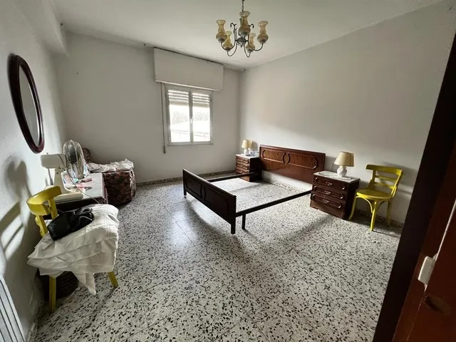 SE VENDE EDIFICIO DE 2 PISOS , BAJO Y FINCA — 6