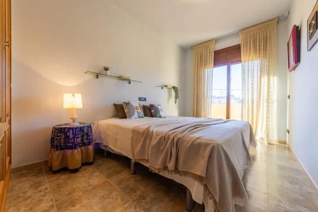 Espectacular Chalet en Mont-Roig del Camp con Piscina y Amplio Jardín — 29