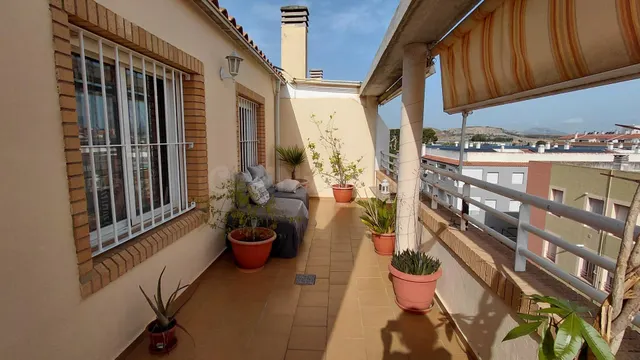 Ático en venta con espectacular terraza de 52 m2, esquina y 