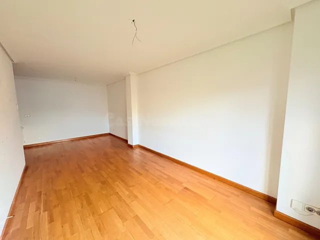 ESTUPENDO PISO EN ZONA ALTA DE PONFERRADA — 4