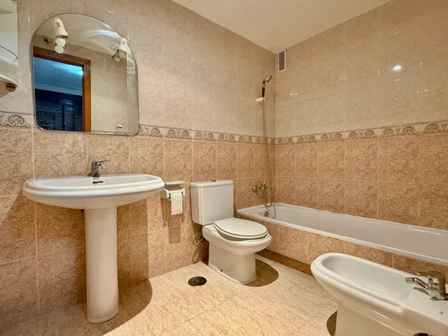 EXCLUSIVA - AMPLIO PISO CON BONITA TERRAZA EN EXCELENTE ZONA - CERCA HOTEL BALI — 13