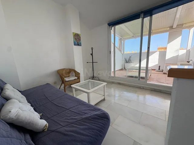 Ático dúplex · san pedro de alcántara · urbanización con piscina — 6