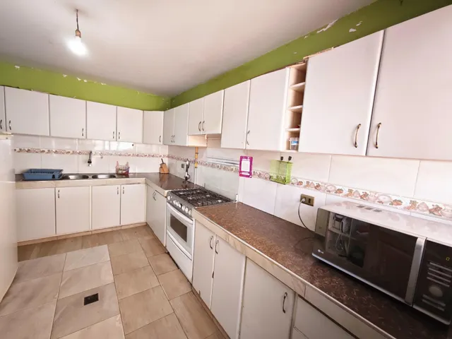 $us 100.000 Casa como lote en la zona de Capacachi - foto 4
