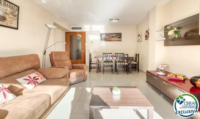 Apartamento de alto standing en Roses a 50 m del mar — 13