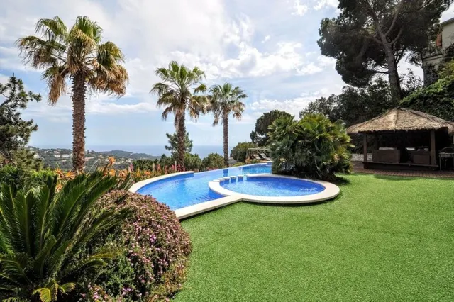 Chalet Independiente en Lloret de Mar — 36