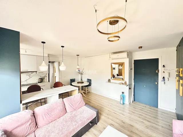 Figueres | Elegante ático de diseño con parking y todas las  - foto 4