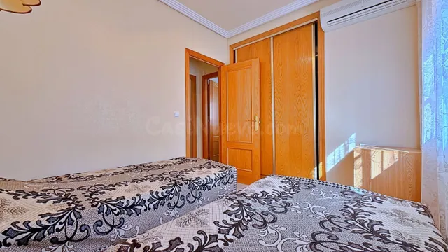 VILLA DE 4 DORMITORIOS 2 BAÑOS EN ORIHUELA COSTA (ROYAL PARK) — 41
