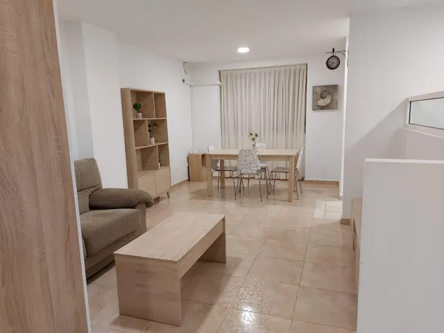 DISFRUTA DE TU AMPLIO LOFT EN REINA VICTORIA — 23