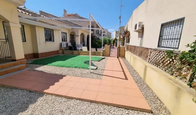 Villa 3 habitaciones 80m² en venta - Urbanizaciones — 12