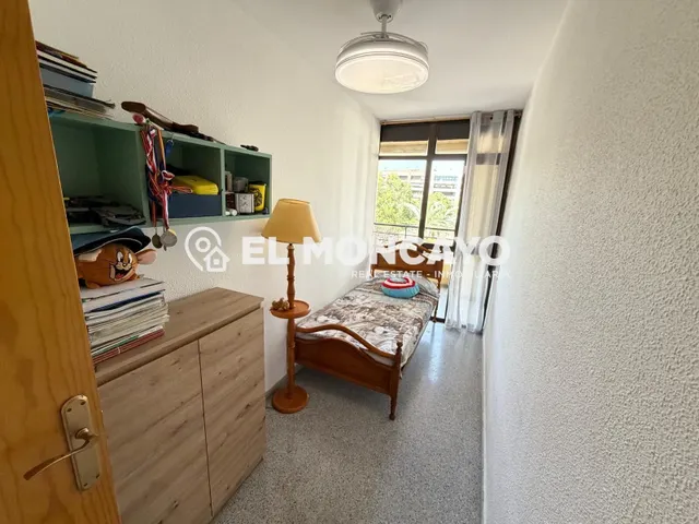 Fantástico apartamento de tres dormitorios a tan solo 300m de las playas de Guardamar del Segura, Alicante — 16