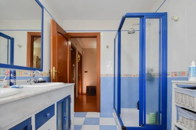 Chalet en venta en Maracena — 43