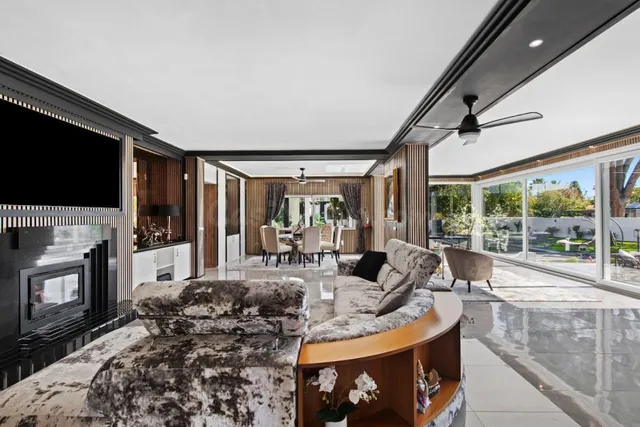 Espectacular Villa Renovada de 5 Dormitorios en Guadalmina B - foto 5