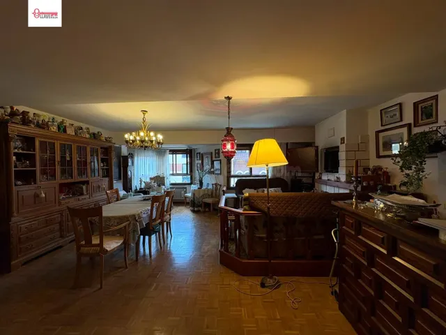 PISO EN VENTA EN LA ZONA NOBLE DE LA CIUDAD CON GARAJE. - foto 2