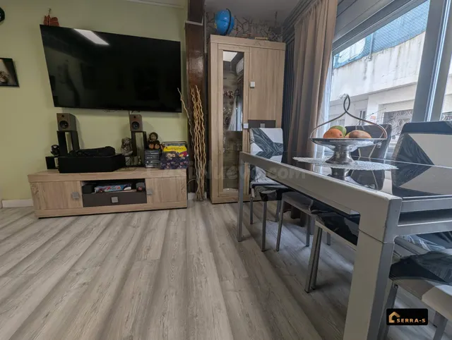 Disfruta del Mediterráneo: piso en Blanes con balcón y pisci - foto 4