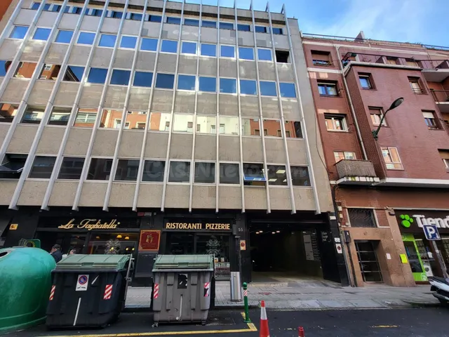 VENTA GARAJE EN CALLE POZAS CON DOCTOR AREILZA