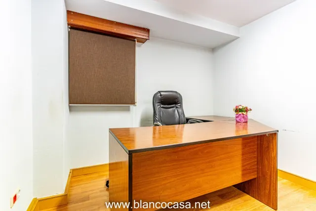 Entreplanta en venta ó alquiler C/Barcelona (Carballo) — 13