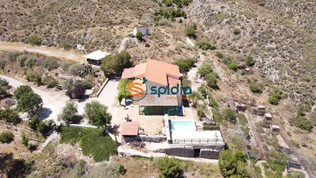 Exclusiva e Impresionante Finca Rústica en la Idílica Zona d - foto 2