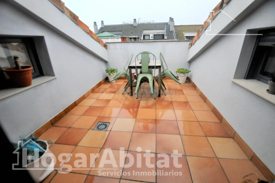 PRECIOSO ÁTICO DÚPLEX REFORMADO CON GARAJE Y TERRAZA