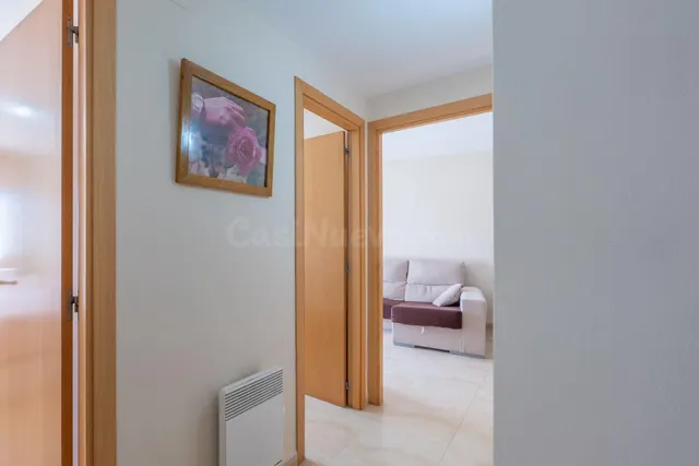 Piso en venta en Sant Jaume d’Enveja, listo para entrar a vi - foto 5