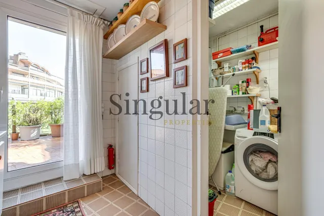 Ático dúplex con piscina privada y espectaculares terrazas junto al parque de Monterols — 34